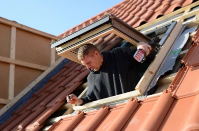 Pose de fenêtres de toit Velux à Arcomps